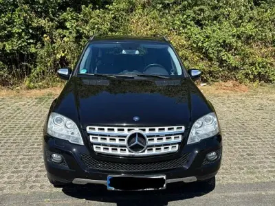 Gebraucht Mercedes ML350 224 PS (164 kW) 2010 Schwarz SUV