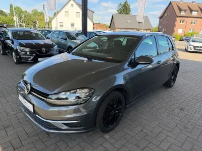 Gebraucht VW Golf VII Sound 150 PS (110 kW) 2018 Grau Limousine