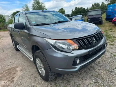 Gebraucht Mitsubishi L200 Basis 154 PS (113 kW) 2018 Grau Pickup