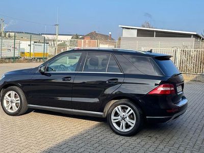 Second-hand Mercedes ML350 258 CP (189 kW) 2013 Negru SUV