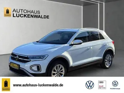 Second-hand VW T-Roc Style 150 CP (110 kW) 2024 Alb SUV