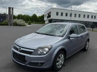 Używany Opel Astra 90 KM (66 kW) 2005 Szary Kombi
