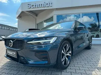 Gebraucht Volvo V60 Plus 197 PS (144 kW) 2025 Denim blue Kombi