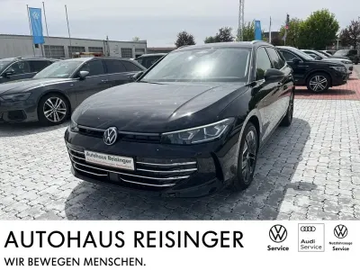 Gebraucht VW Passat Elegance 150 PS (110 kW) 2024 Schwarz Kombi
