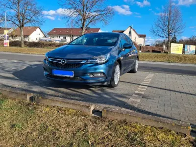 Gebraucht Opel Astra 136 PS (100 kW) 2015 Blau Limousine