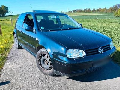 Usata VW Golf IV 115 CV (84 kW) 2002 Blu Utilitaria