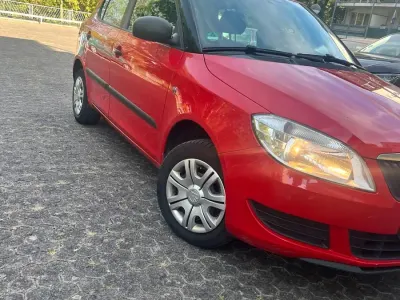 Gebraucht Skoda Fabia 69 PS (50 kW) 2013 Rot Limousine