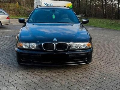 Gebraucht BMW 530 231 PS (169 kW) 2000 Schwarz Kombi