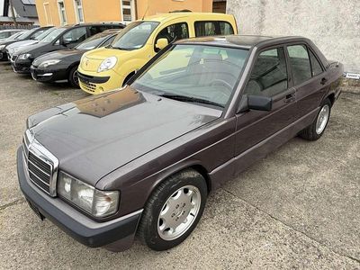 Usata Mercedes 190 109 CV (80 kW) 1991 Blu Berlina