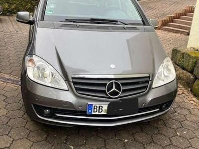 Gebraucht Mercedes A160 Elegance 95 PS (69 kW) 2010 Grau Limousine