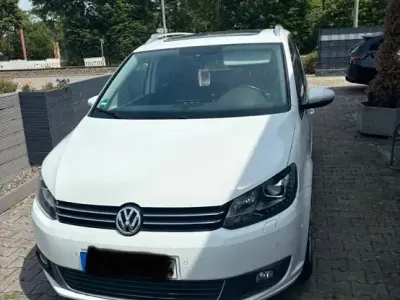 Gebraucht VW Touran Cup 140 PS (102 kW) 2015 Weiß Van / Kleinbus