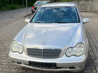 Gebraucht Mercedes C180 Elegance 129 PS (94 kW) 2002 Silber Limousine