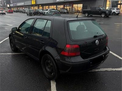 Schwarz Gebraucht 2002 VW Golf IV Edition Kleinwagen | 1.850 € (Guter Preis)