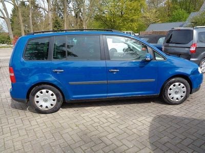 Gebraucht VW Touran Basis 101 PS (74 kW) 2004 Blau Van / Kleinbus