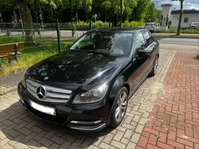 Gebraucht Mercedes C220 Avantgarde 170 PS (125 kW) 2013 Schwarz Limousine