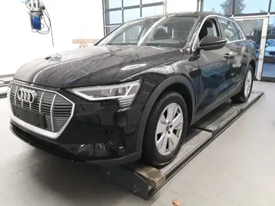 Usata Audi e-tron Comfort 300 kW (408 CV) 2022 Nero SUV