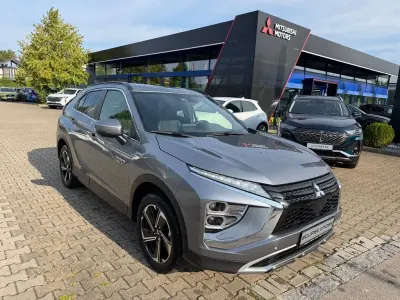 Gebraucht Mitsubishi Eclipse Cross Plus 188 PS (138 kW) 2022 Grau SUV
