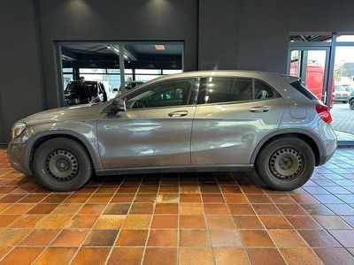 Usata Mercedes GLA200 136 CV (100 kW) 2016 Grigio SUV