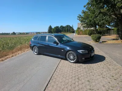 Gebraucht BMW 325 218 PS (160 kW) 2009 Blau Kombi