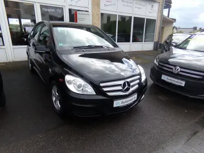 Gebraucht Mercedes B180 116 PS (85 kW) 2010 Schwarz Van / Kleinbus
