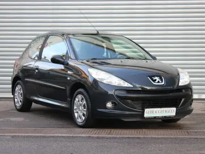 Gebraucht Peugeot 206+ 75 PS (55 kW) 2009 Grau Kleinwagen