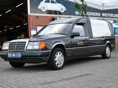 Gebraucht Mercedes E230 132 PS (97 kW) 1992 Schwarz