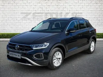Second-hand VW T-Roc Life 110 CP (80 kW) 2023 Negru SUV