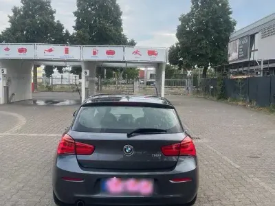 Gebraucht BMW 118 Sport Line 136 PS (100 kW) 2015 Grau Kleinwagen
