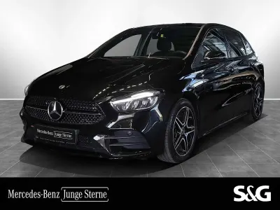 Gebraucht Mercedes B200 AMG 163 PS (119 kW) 2024 Metalliclack kosmosschwarz Kleinwagen