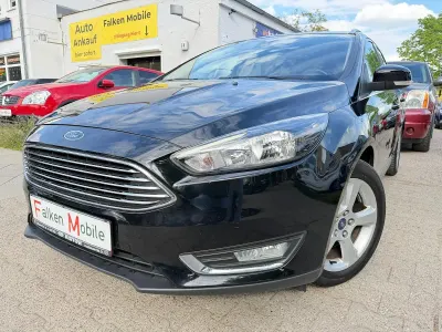 Gebraucht Ford Focus Titanium 125 PS (91 kW) 2016 Schwarz Limousine
