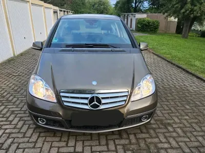Gebraucht Mercedes A170 116 PS (85 kW) 2009 Braun Kleinwagen