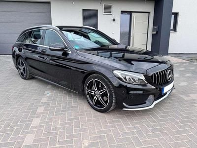 Gebraucht Mercedes C180 AMG line 156 PS (114 kW) 2018 Obsidianschwarz  metalliclack Kombi