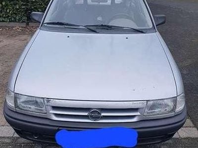 Gebraucht Opel Astra 75 PS (55 kW) 1993 Grau Limousine