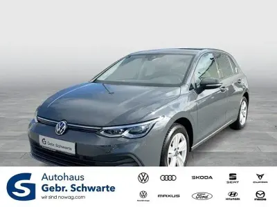 Brugt VW Golf VIII Life 116 HK (85 kW) 2023 Grå Sedan