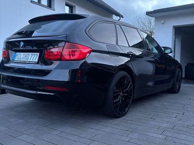Gebraucht BMW 320 Sport Line 184 PS (135 kW) 2013 Schwarz Kombi