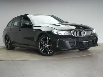 Gebraucht BMW 320 M Sport 184 PS (135 kW) 2023 Black sapphire Kombi