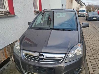 Gebraucht Opel Zafira Design Edition 140 PS (102 kW) 2011 Grau Van / Kleinbus