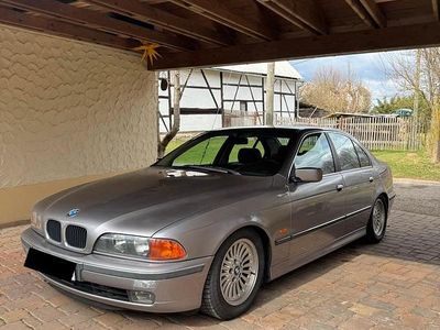 Gebraucht BMW 528 193 PS (141 kW) 1996 Silber Limousine