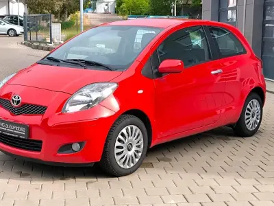 Gebraucht Toyota Yaris 69 PS (50 kW) 2010 Rot Kleinwagen