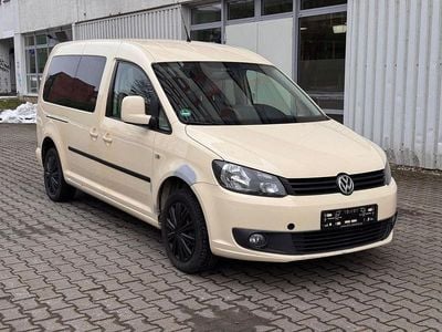 Beige Gebraucht 2015 VW Caddy Maxi Comfortline Van / Kleinbus | 3.999 €
