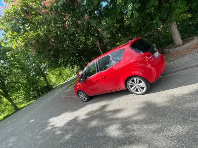 Gebraucht Opel Meriva Design Edition 140 PS (102 kW) 2012 Rot Van / Kleinbus