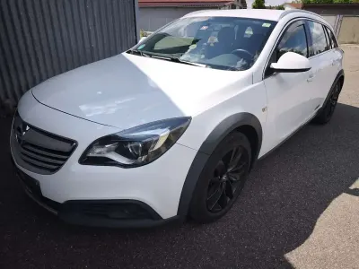 Gebraucht Opel Insignia 163 PS (119 kW) 2014 Weiß Kombi