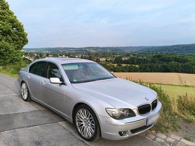 Gebraucht BMW 730 258 PS (189 kW) 2005 Silber Limousine