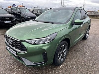 Neu Ford Kuga ST-Line 186 PS (136 kW) 2025 Grün SUV