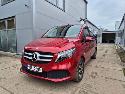 Gebraucht Mercedes V300 237 PS (174 kW) 2023 Rot Van / Kleinbus