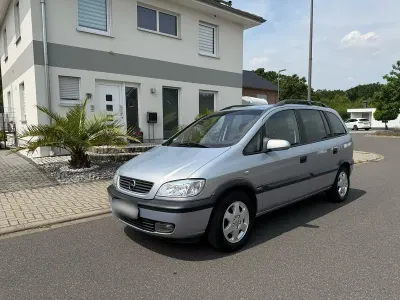Gebraucht Opel Zafira Elegance 2000 Silber Van / Kleinbus