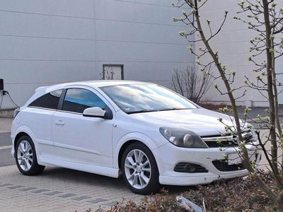 Gebraucht Opel Astra GTC 116 PS (85 kW) 2009 Weiß Coupé