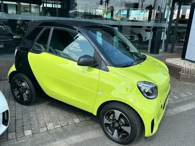 Gebraucht Smart ForTwo Electric Drive 60 kW (82 PS) 2023 Grün Cabrio