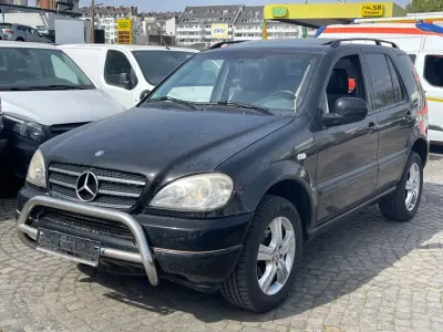 Begagnad Mercedes ML320 218 HK (160 kW) 1998 Svart SUV