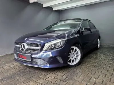Gebraucht Mercedes A200 136 PS (100 kW) 2017 Cavansitblau Kleinwagen